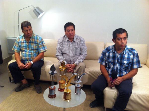 Ya estamos listos para aparecer en vivo en el programa intrusos de la red