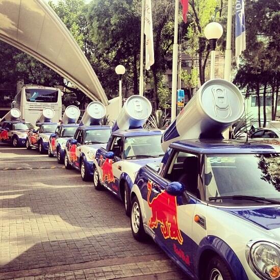 redbullCOL's tweet photo. ‏RT @redbullMEX: Invasión del DF http://t.co/3hMdd9c3uT #XFighters
