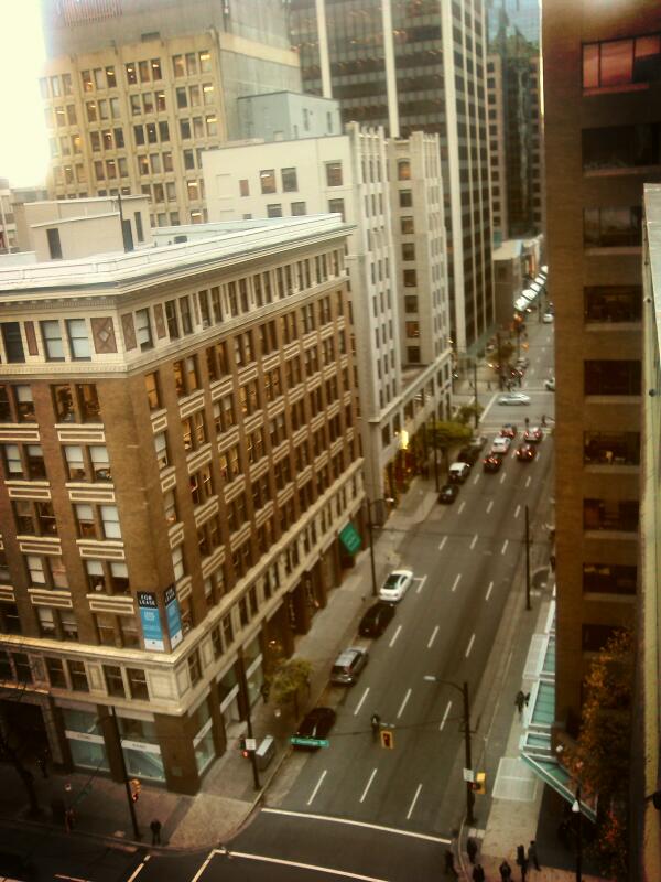 galbel92's tweet photo. Los días de lluvia huelen a Vancouver, i'm just missing it http://t.co/s7gpfSxwQh