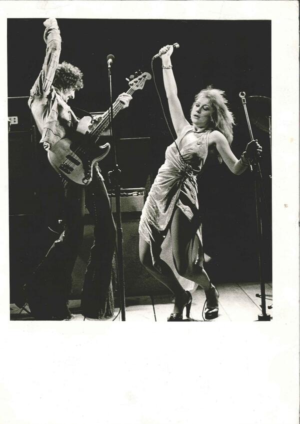 royalcourt's tweet photo. Here’s Helen Mirren in “Teeth ’n’ Smiles” by David Hare (1972) http://t.co/qnYNQw2JGk