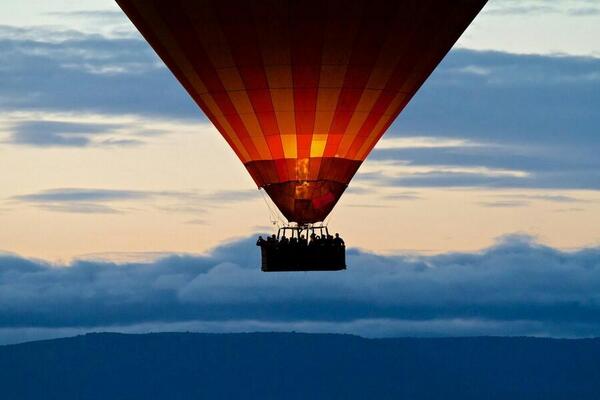 PortraitLight's tweet image. Maasai Balloon in the Morning by Jon Eickmeier buff.ly/16agCbe