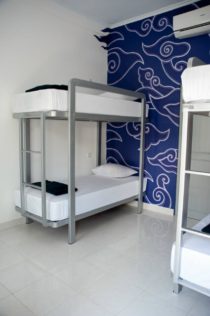 RetrasHostel's tweet image. Selamat malam dari kamar #Megamendung :)