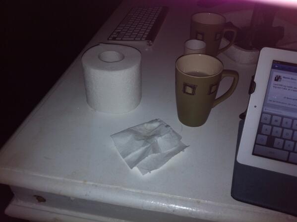 Lars1506's tweet photo. Jeg er forkølet!!! Det er ikke hvad I tror...!! Behersk jeres syge tanker:-) TeogLambi http://t.co/phaZ9mUuQH