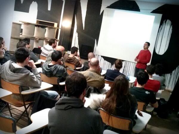 dani_catalan's tweet photo. Welcome makers @Workether @makersvlc @fablabvalencia #impresion3d http://t.co/rYUR252wiF