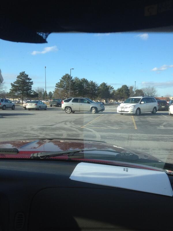 krobby_16's tweet image. Who needs a parking spot ?we make our own here at niagara college #ncproblems