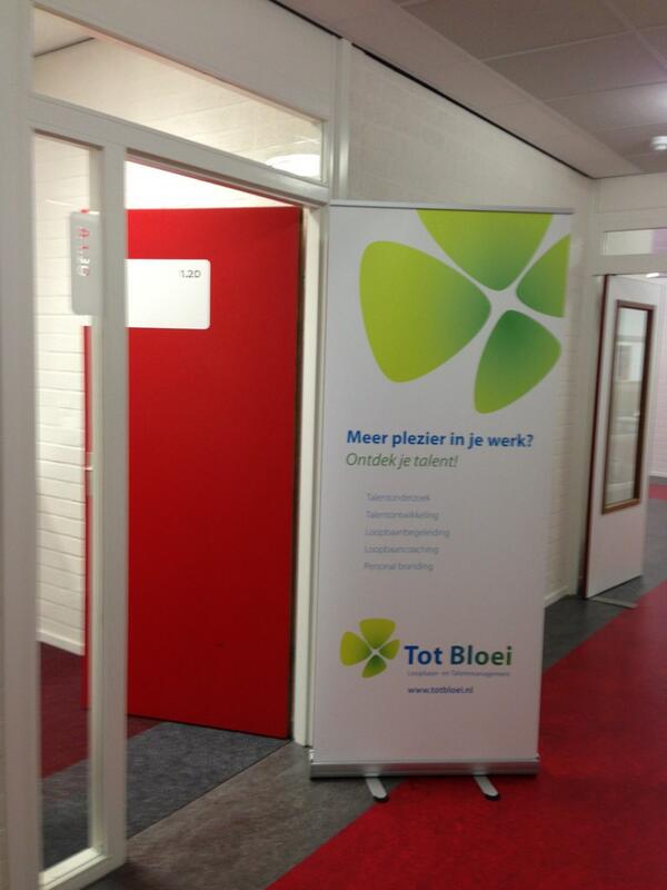 corinejdevries's tweet photo. Eerste keer banner gebruikt :-) bij @internationale vrouwendag @landstede. http://t.co/AtHoKU6JBF