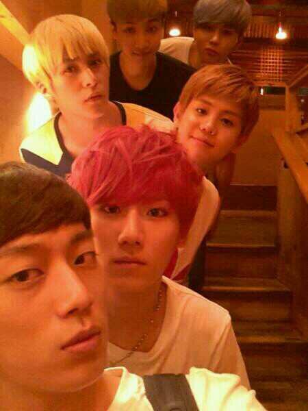 idol_min_b's tweet photo. 슷두슷두 비슷두 http://t.co/VhP5QptfIi