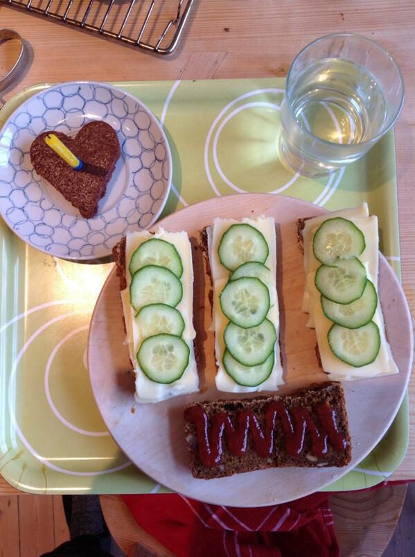 tethaberg's tweet photo. Gratulerer med dagen kjære! http://t.co/yrplaj90pA