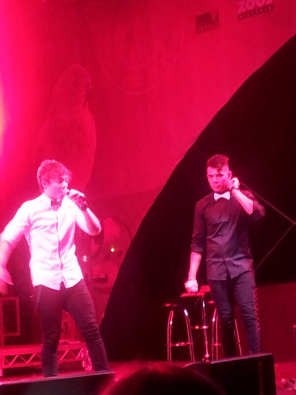 rosesiracusa's tweet photo. Jayden and Will tonight omfg http://t.co/205EMzx2KF