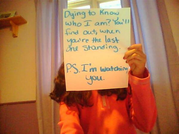JTKSOSA's tweet photo. this is also a sneak peak of the stalkers "turf!" who is that holding the paper? No, its not Alison, any guesses? http://t.co/VxWY8bDm7w