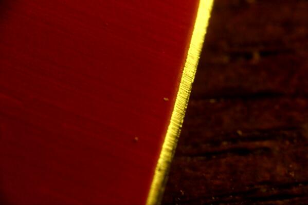 ThingsDeadClose's tweet photo. A knife. http://t.co/MlD7ki8qDa
