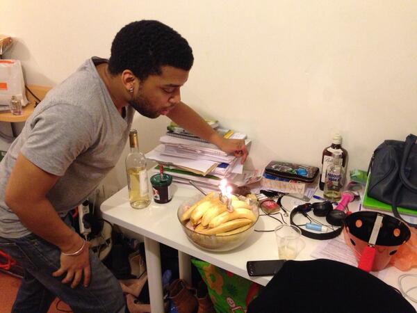 prayan976's tweet image. Ce soir c'est mon 22 eme anniversaire