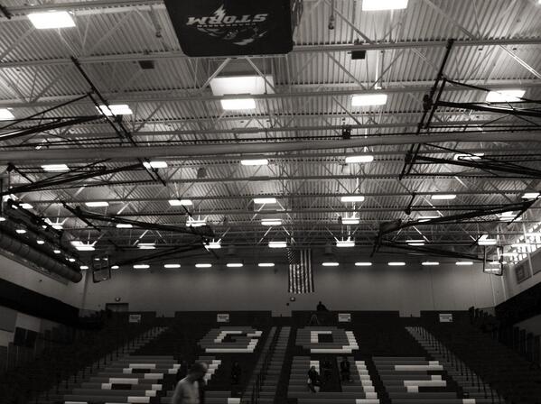 Get out here! It's getting packed!