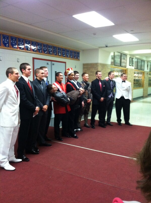 MSHS Yearbook tweet media