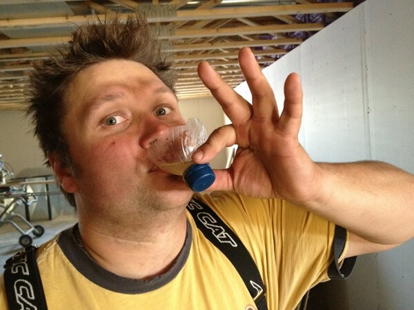 DevinSeverson's tweet photo. Redneck shot glass #ukranianidol http://t.co/lfdrLoNGWd