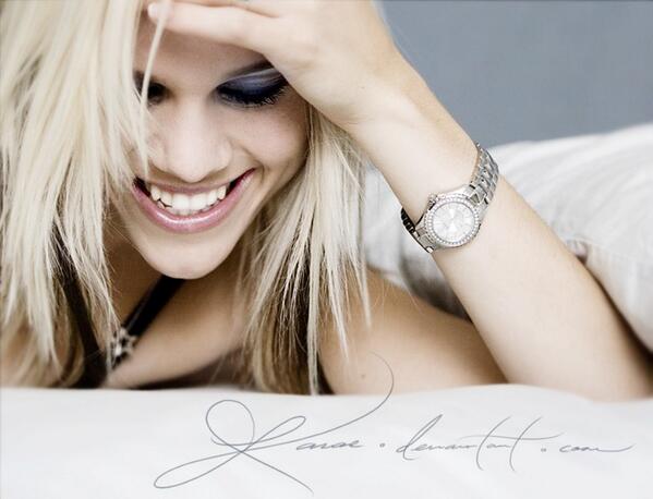 AwsomeAngel19's tweet image. Hello XD