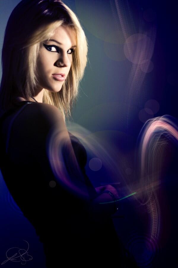 AwsomeAngel19's tweet image. Anyone to talk to?;-;