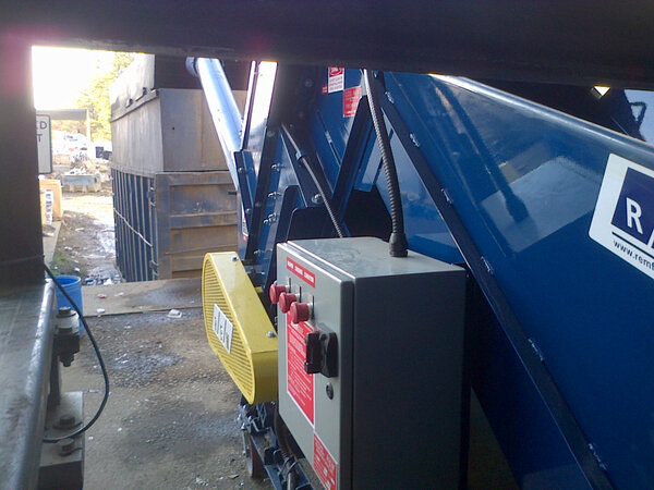 RaleighMetals's tweet photo. @AluminumNews We loved http://t.co/AHSe8UXGUm. Oh, and that 75% goal? Our new can machine is here to help! http://t.co/AnB1B43OY7