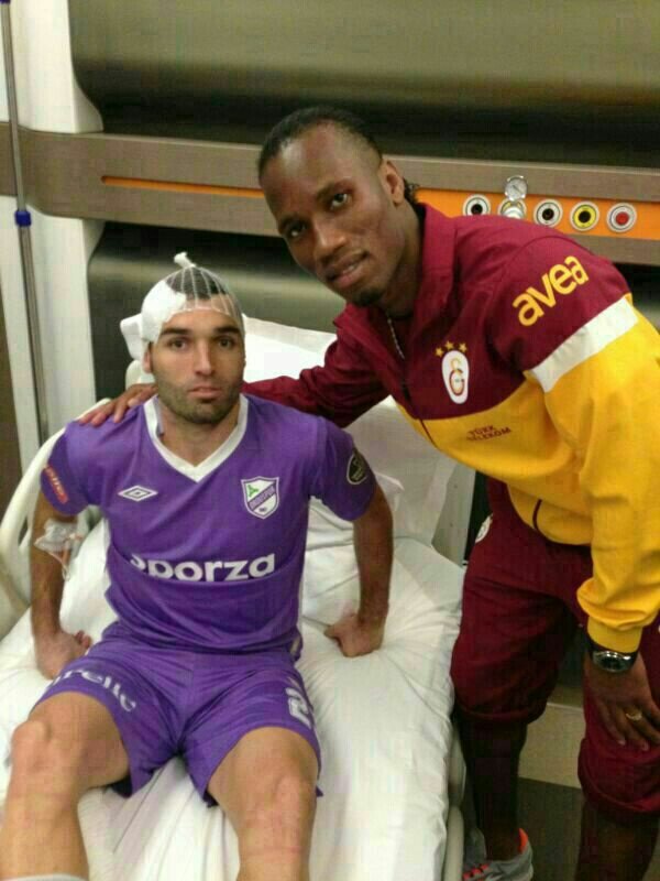 Barral y Drogba