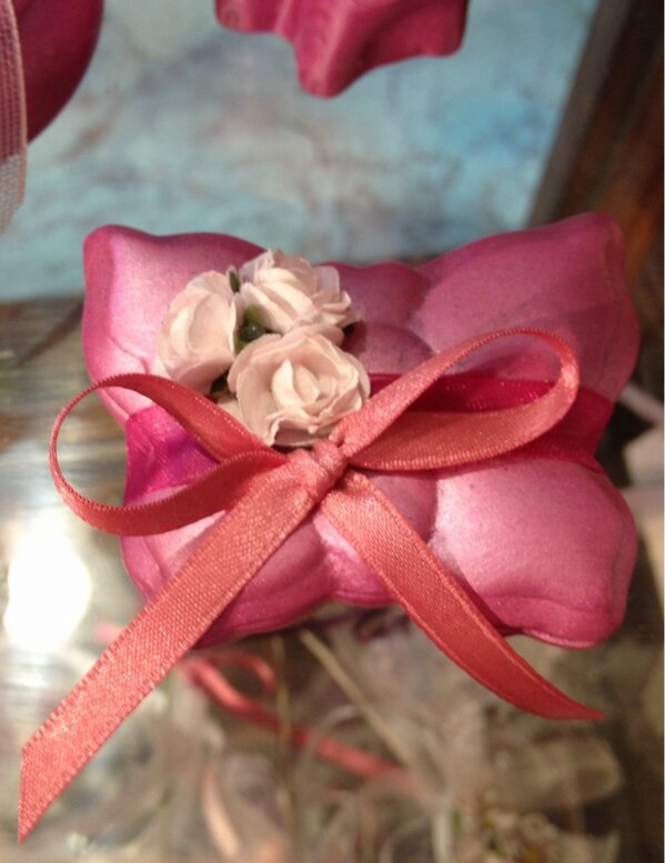 barokbonbon's tweet photo. Kelebeğin ömrü kısadır tezini nikah şekerimizle çürütüyoruz. #nikahsekeri http://t.co/rmaP7PmtAK
