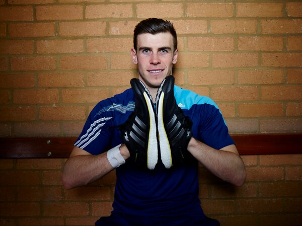 GarethBale11's tweet photo. I'll be at @adidasUK Oxford St tomorrow at 2.30pm for a #boost experience, first 50 people there get to meet me! http://t.co/H19EhIboHS