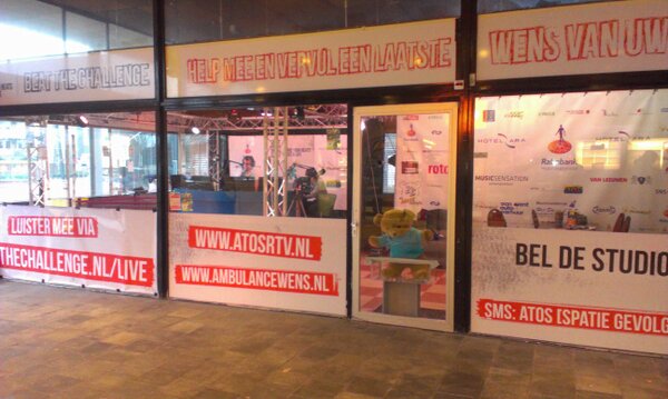 112fotograafZHZ's tweet photo. Steun Atos radio en steun daarmee de Ambulancewens of ga naar station Zwijndrecht. Geef uw medemens een laatste wens! http://t.co/NESkeUUmsL