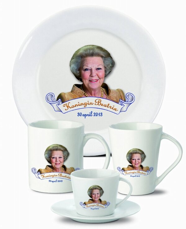 Rekla2000's tweet photo. Wij leveren de leukste gadgets rondom de troonswisseling op 30 april ! Zie http://t.co/L9vvGFAiAv voor de brochure. http://t.co/gPBjDDLSfh