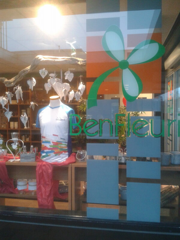 #cascaderun, fleurig shirt in een fleurige omgeving