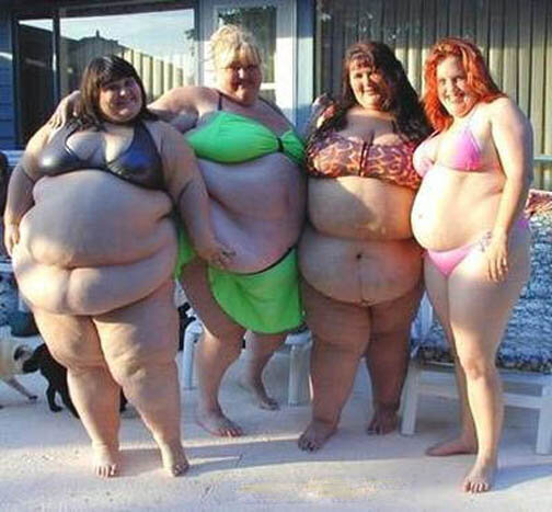 dorothy_van's tweet photo. Tanning in my bikini on the back deck with @bernadettehuron @tayo0302 @DebbieInglott ! Rub some lotion all over us! http://t.co/dvg8onxidY