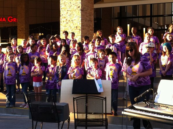 ConleyCoyotes's tweet photo. Nice job Conley Chorus! Thanks @chandlerfc for letting us perform at the Chandler Mall! http://t.co/SH2GGjY1SG