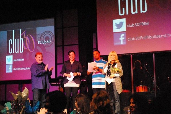 Club30FBIM's tweet photo. Honoring our spiritual covering! Our Pastors @JerryPruittAZ n @gloriajpruitt http://t.co/8AsfwHLVWi