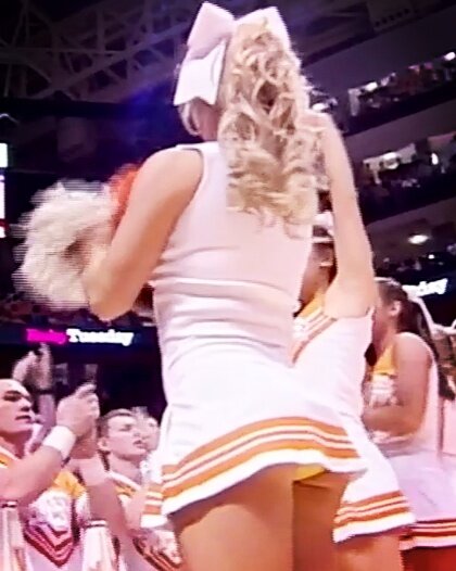 Cheerleader ass pic