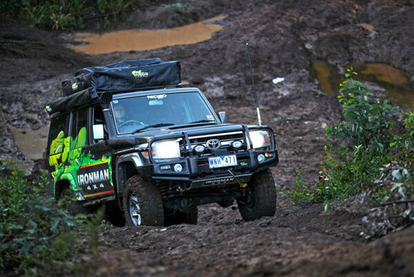 صدام حديدى من شركة ايرون مان الأسترالية لتويوتا لاند كروزر واجن
Iron man Bull bar for Toyota land cruiser Wagon