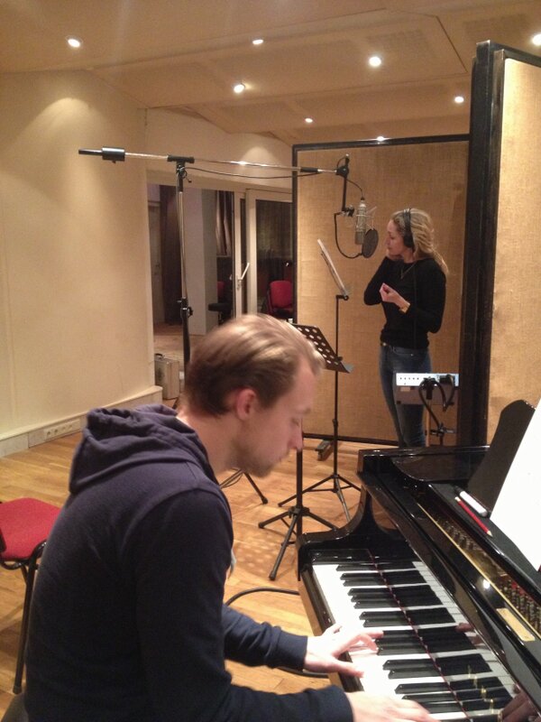 Samen met Joren prachtig liedje opgenomen voor project Pim &amp; Pom, zoooo mooi geworden! <a href="/pimenpom/">Pim & Pom</a>