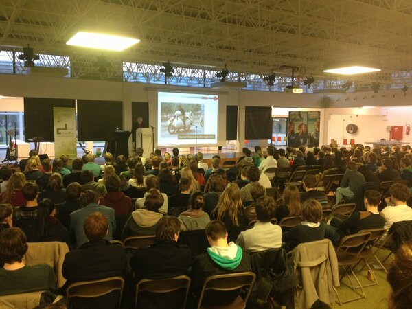 saartjetim's tweet photo. #Jef Staes @ #UHasselt Van witte schapen tot 3D Smarts http://t.co/ZVJ4ESbqRB