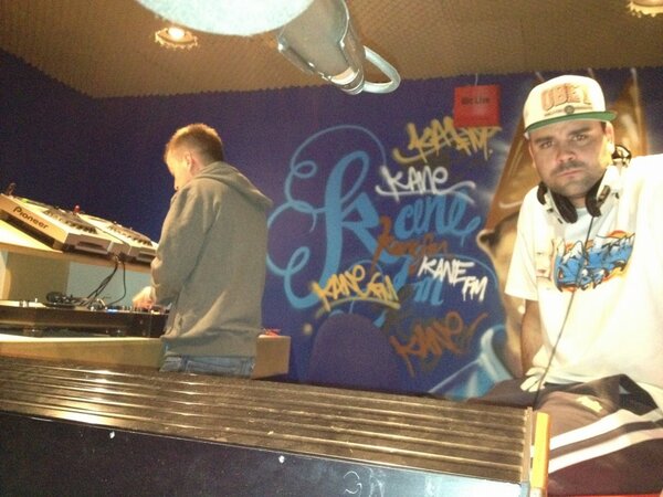<a href="/djxcut/">Simon</a> and <a href="/ChrisDarkD/">Chris Smith (Dark-D)</a> in the <a href="/KaneFM/">Kane FM</a> studio wer live till 5!!!