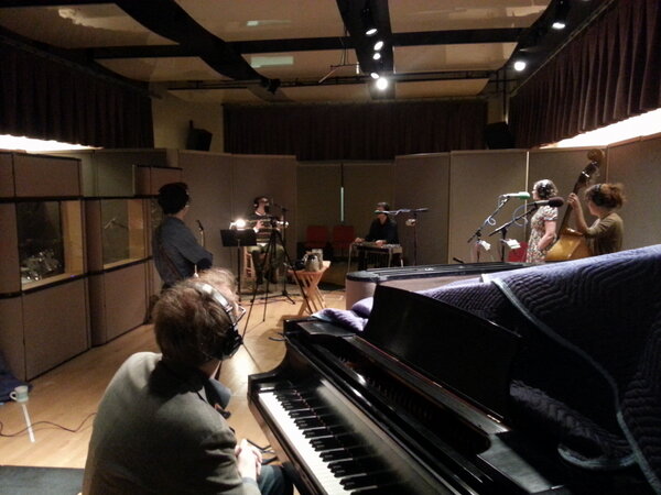 joedeceault's tweet photo. .@weepin_willows talkin' Patsy Cline on @WBEZ #MorningShift. They play this Sat @CaliforniaClipp, &amp; next @Brauerhouse http://t.co/lPhGwthnLS