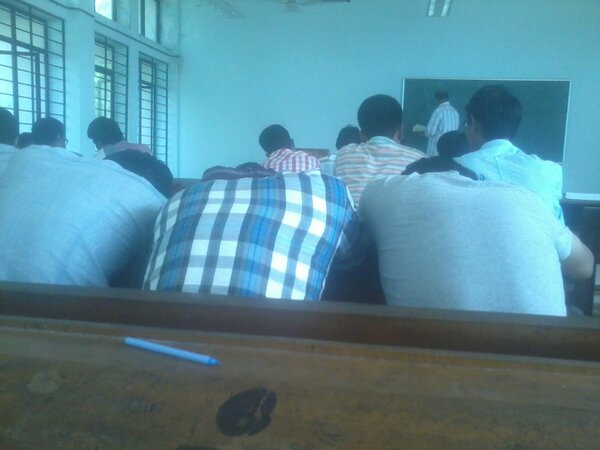 Rahulr92's tweet image. This happens in #cet. #compilerdesign :-)
