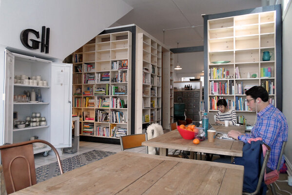 imnico's tweet photo. Working at Makeshift Society today. I like it here :) #makeshiftsoc http://t.co/BnKIUN08UV