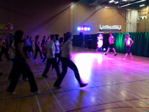 _ActionGroup's tweet photo. Sneak peek of the #fitsteps special preview at @EveryoneActive tonight! http://t.co/I9v5fU0jbl