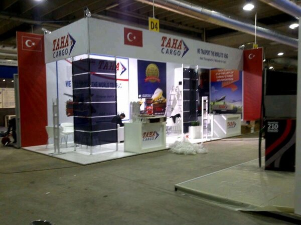 MedyaCity's tweet photo. İtalya'da insa ettigimiz Taha Kargo Transpotec 2013 Fuar Standi @hakankrt @OmURyldz @cydzrh @caglarmaglar @gizengoo http://t.co/pvei3ddLcB