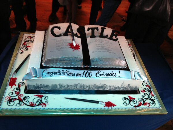 100th episode press & cake BEJHYlNCMAEsGyF