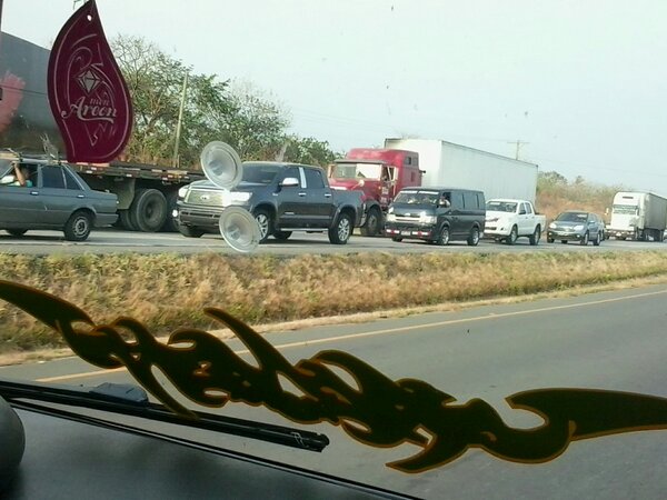 tvntrafico's tweet photo. RT @ErickRemix507: #Tranke En Rio Hato a la altura de la ntrada De PlayaBlanca Beach&Resort http://t.co/EzH2y5aPpK