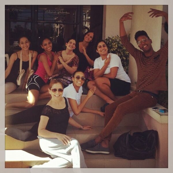 josmeryCM's tweet photo. Hoy después de ensayos! @carmenvro @AuroraDespradel @manaferis @alinaabreu http://t.co/QtIym2RAEL