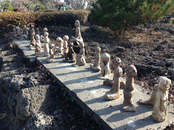 dkseo007's tweet photo. “@sikgaek2: 처절하게 살다간 동지의 둥지에 왔다 http://t.co/reuWbIZeT9”나두함께~^^ http://t.co/fWzkppWJ1U