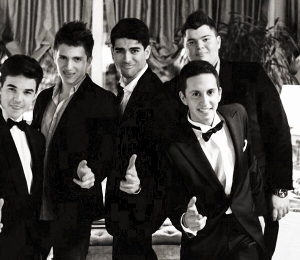 maxfrancini's tweet photo. Grande festaa !!! http://t.co/UrBsDZCfUP