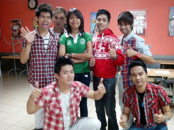 ariesofficial's tweet photo. Galing ng kumuha nito ah cute lahat hehe http://t.co/xIiocb1JUO