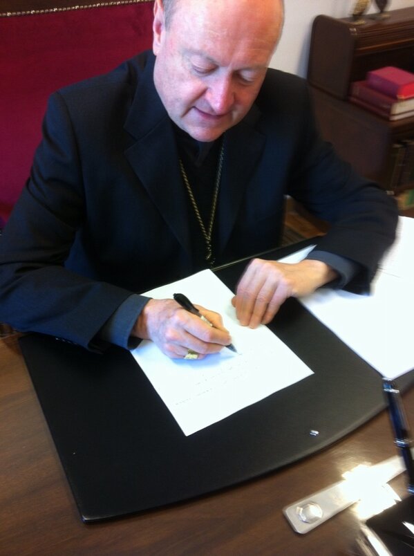 CardRavasi's tweet photo. Grazie ai miei followers per il cammino condiviso. Mi congedo da voi per qualche giorno... In amicizia! http://t.co/ya4mBlaiTV