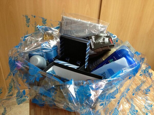 ApascideCeuta's tweet photo. Sorteo para el día del padre .Sortearemos esta cesta para el día del padre.Sorteo 15/03/2013 http://t.co/SayUZkjQUZ