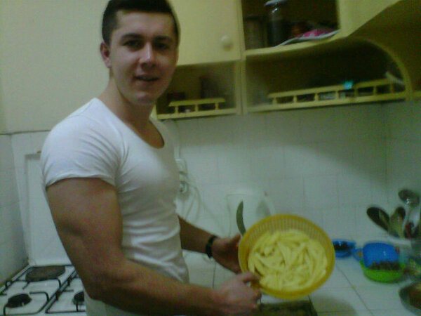 Ogrencilik adama herseyi yaptiriyor patates kizartmasi :)